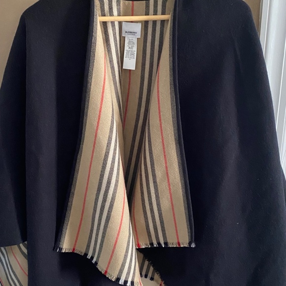 Burberry Icon Stripe To Solid Wool Cape
